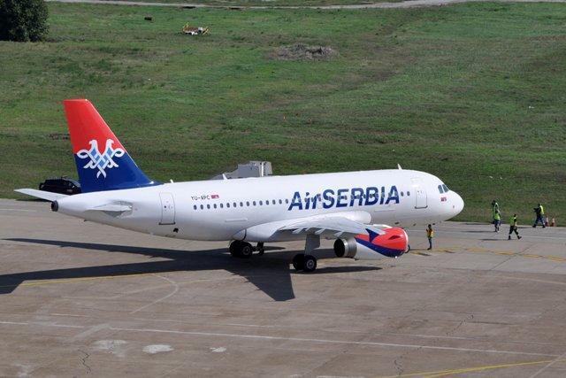 Balhé volt az Air Serbia londoni járatán