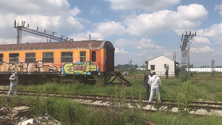 Testvérpárt gyanúsítanak a vasúti kocsiban megtalált nő meggyilkolásával