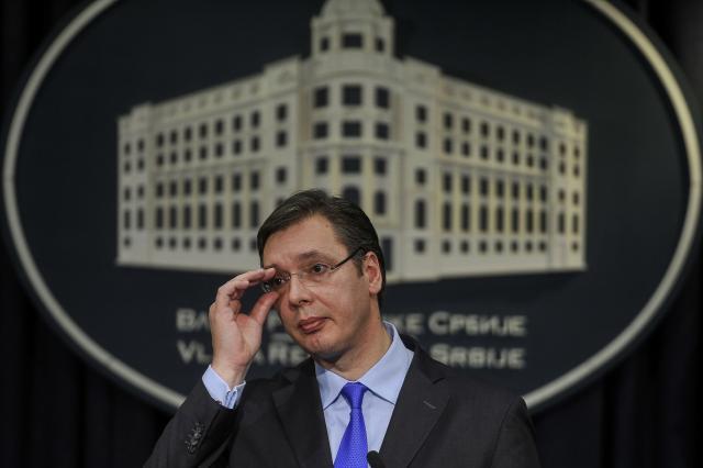 Az evangéliumra is felesküszik Vučić