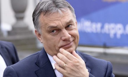 Orbán Viktor szeretné ha Soros árnyékhadserege feljönne a fényre