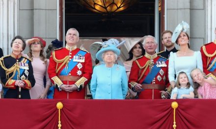 Megünnepelték a brit uralkodó „hivatalos” születésnapját