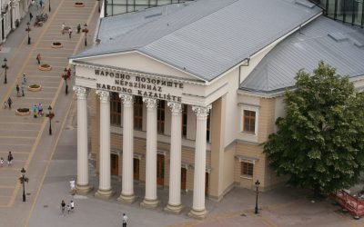 Humor, zene, bemutató és egy kis ünnepi varázslat a Szabadkai Népszínházban