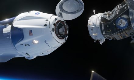 <span class="entry-title-primary">Sikeresen dokkolt a SpaceX űrhajója</span> <span class="entry-subtitle">Amit attól kezdve már Dragon Endeavournek hívnak</span>