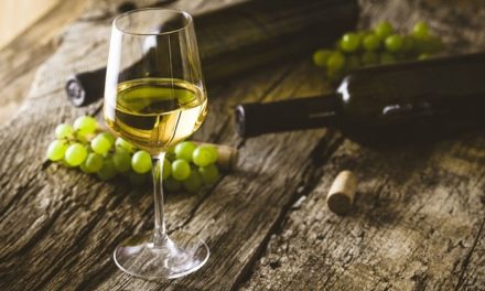 Közösen készítik el az Összetartozás borát a Kárpát-medence magyar borászai