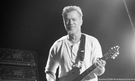 A rockvilág egy emberként hajt fejet Eddie Van Halen emléke előtt