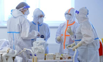 Szerbiában újabb 15 emberéletet követelt a járvány és 1.622 új fertőzöttet azonosítottak