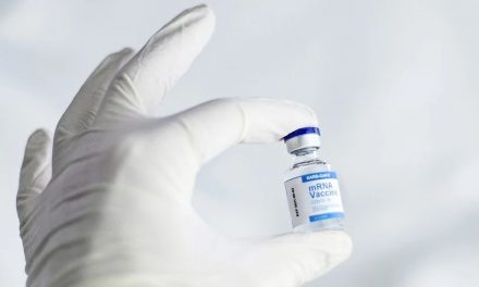 A veszélyeztetett csoportoknak ajánlják a harmadik adag vakcinát