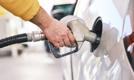 Legalább hat dinárral megdrágul az üzemanyag október elsejétől
