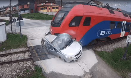 Durva vonatbaleset történt a Belgrád-Bar vonalon, egy nő életét vesztette (Videó)