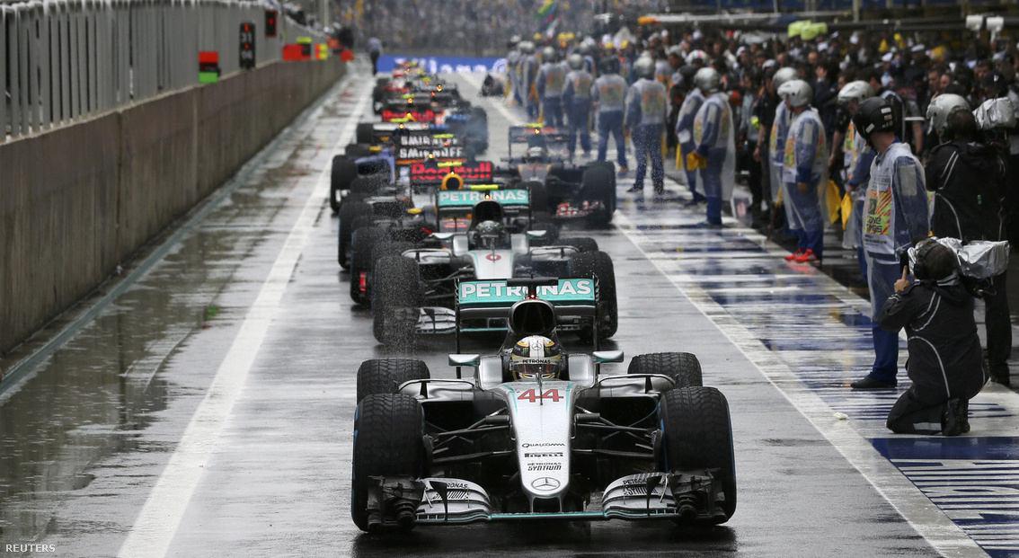 <span class="entry-title-primary">F1 – Az utolsó versenyen fog eldőlni a világbajnoki cím sorsa</span> <span class="entry-subtitle">Hamilton nyert, de Verstappen volt a legjobb versenyző az esős brazil futamon</span>