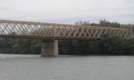 Május közepére végeznek a zentai vasúti híd felújításával