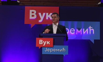 Jeremić: Szavazzunk bárkire, kivéve Vučićot