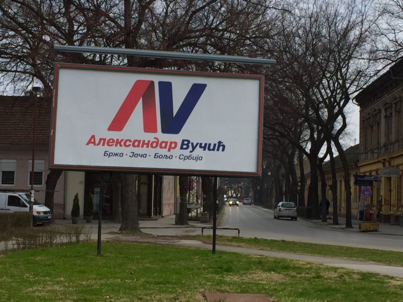 Szabadkán egyes közvállalatok dolgozói is gyűjtik a pénzt Vučić kampányára