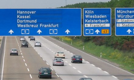 Tíznapos német autópálya-matrica: 2,5 eurótól 25 euróig