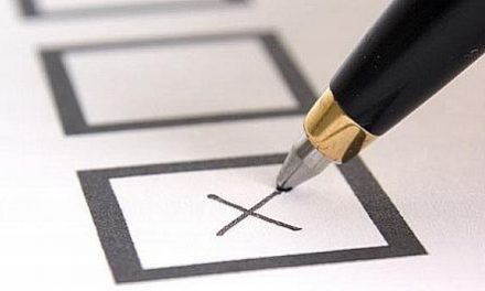 Szerb értelmiségiek: Vegyenek részt a referendumon, de szavazzanak nemmel!