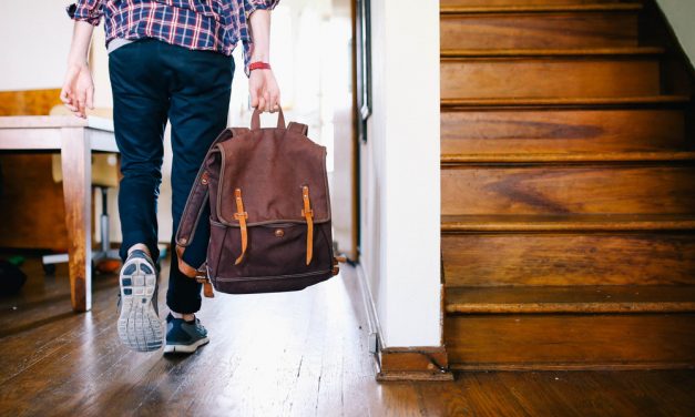 A hatalom nyomásgyakorlása miatt minden második fiatal el akar menni az országból