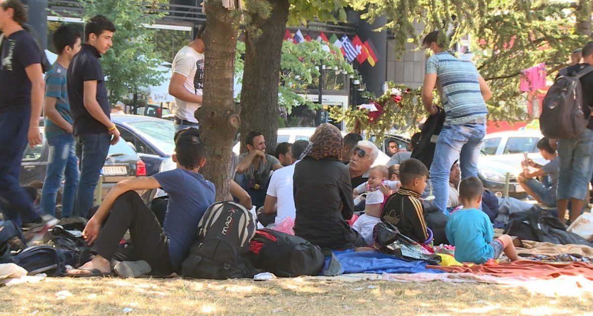 Folyamatban van a menekültek elszállítása Belgrád központjából