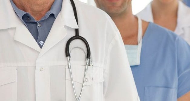 Megállapodott a kormány az egészségügyi dolgozókkal