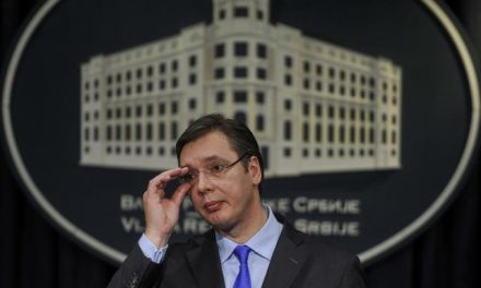 Az evangéliumra is felesküszik Vučić