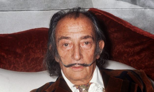 Kihantolják Salvador Dalí holttestét