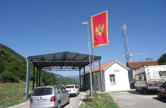 Belügyminisztérium: Elegendő a személyi igazolvány Montenegróba