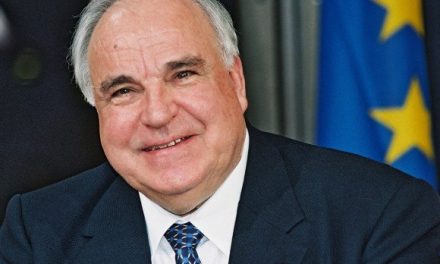 Meghalt Helmut Kohl