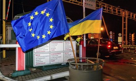 Vízum nélkül utazhatnak az ukrajnaiak az EU-ba