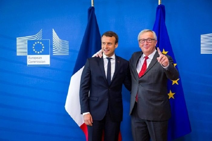 Macron és Juncker 2025-ig felvenné Szerbiát az unióba
