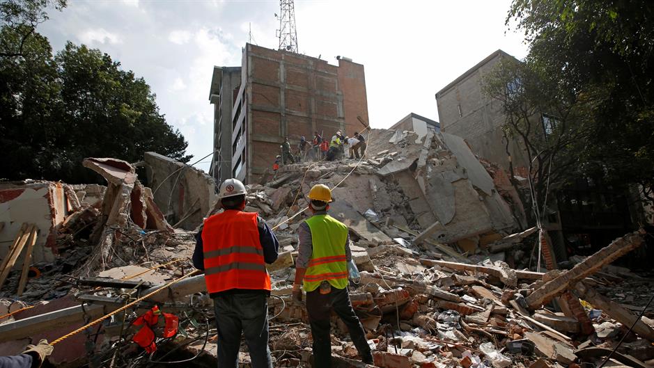 Már több mint 220 halottja van a mexikói földrengésnek (VIDEÓ)