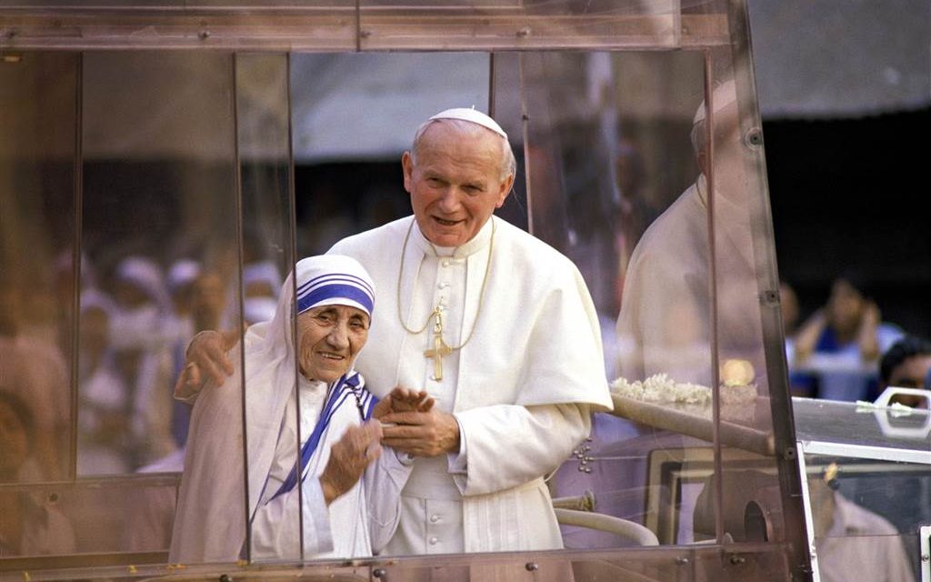 II. János Pál pápa boldoggá avatta Teréz anyát