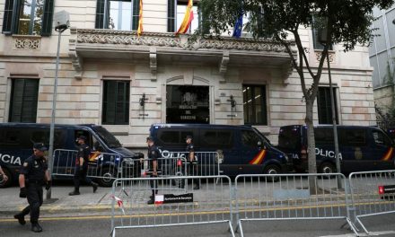 Európai politikusok sorra ítélik el az erőszak alkalmazását Katalóniában