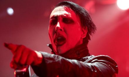 Rászakadt a díszlet Marilyn Mansonra VIDEÓVAL