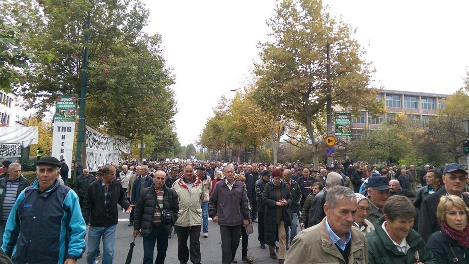 Nyugdíjasok ezrei tüntettek Szarajevóban