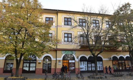 Felavatták a Zentai Magyar Kamaraszínház új termét
