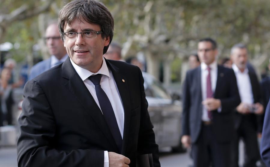 Feladta magát Belgiumban Carles Puigdemont