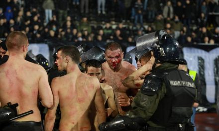 Horvát állampolgárok kezdték a tömegverekedést a belgrádi örökrangadón (GALÉRIA és VIDEÓ)