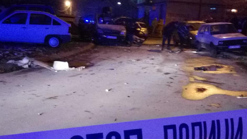 Egy ember meghalt, amikor felrobbant az autó