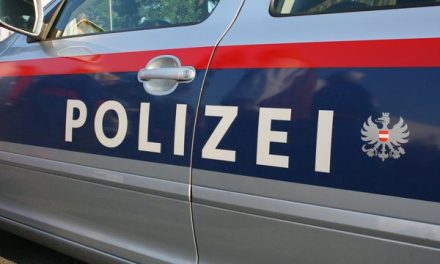 Egy szerb nő Bécsben megverte és kirabolta volt férjének új barátnőjét