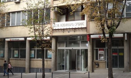 Zaklatják az újságírókat Belgrádban