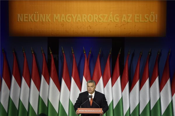 <span class="entry-title-primary">Orbán Viktor: Nekünk Magyarország az első</span> <span class="entry-subtitle">Évet értékelt a magyar kormányfő – Szüneteltetjük a politikai korrektséget, süllyesztőbe került az euroblabla</span>