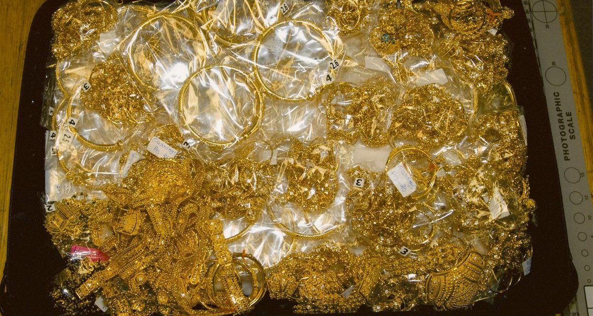 Hat kilogramm aranyat találtak a pénzügyőrök Röszkén