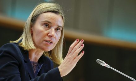 Mogherini: Folytatódik a párbeszéd, amint Koszovó visszavonja a szerb árura kirótt különvámot