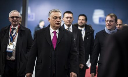 Xavier Bettel: Orbán Viktor kivonulása az unió történetének legdrágább WC-szünete volt