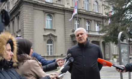 Boris Tadić meglátogatta az éhségsztrájkoló képviselőket