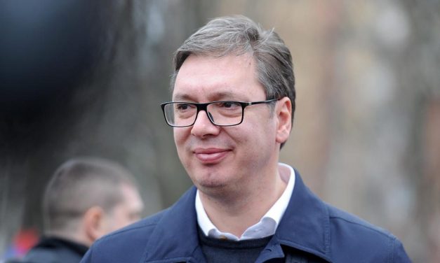 Vučić már szeptemberben megemelné a béreket