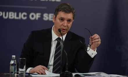Vučić 21 órától sajtótájékoztatót tart