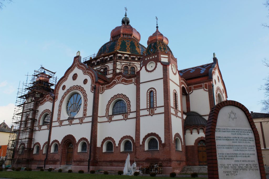 250 din r rt n zheti meg a szabadkai Zsinag g t SZMSZ Szabad