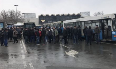 Figyelmeztető sztrájkot tartottak az újvidéki közlekedési vállalat dolgozói