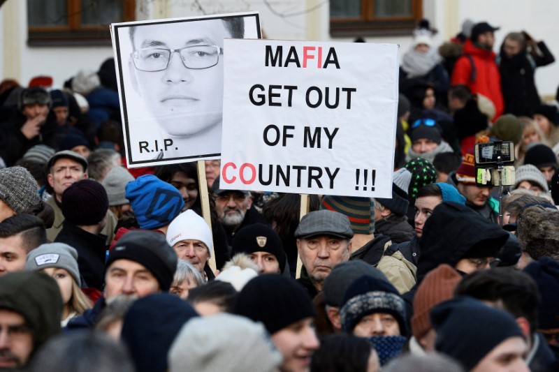 Ismét tízezrek vettek részt a több szlovákiai városban tartott tüntetéseken