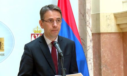 A DJB elnöksége benyújtotta lemondását a belgrádi eredmények miatt